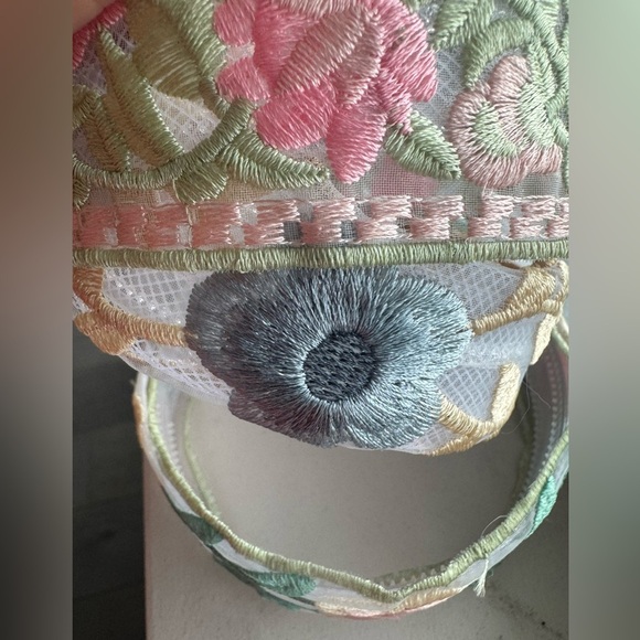 Floral Embroidered Headbands - Picture 5 of 6